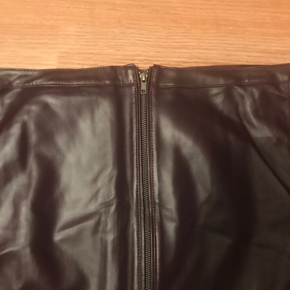 🥶Leather &Ponte Side Panel Skirt - Picture 4 of 8